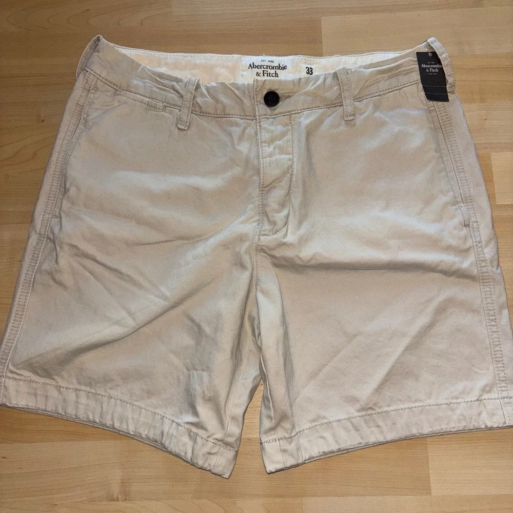 NWT Abercrombie & Fitch Light Khaki Dad Shorts Flat Front Button Fly Size 33